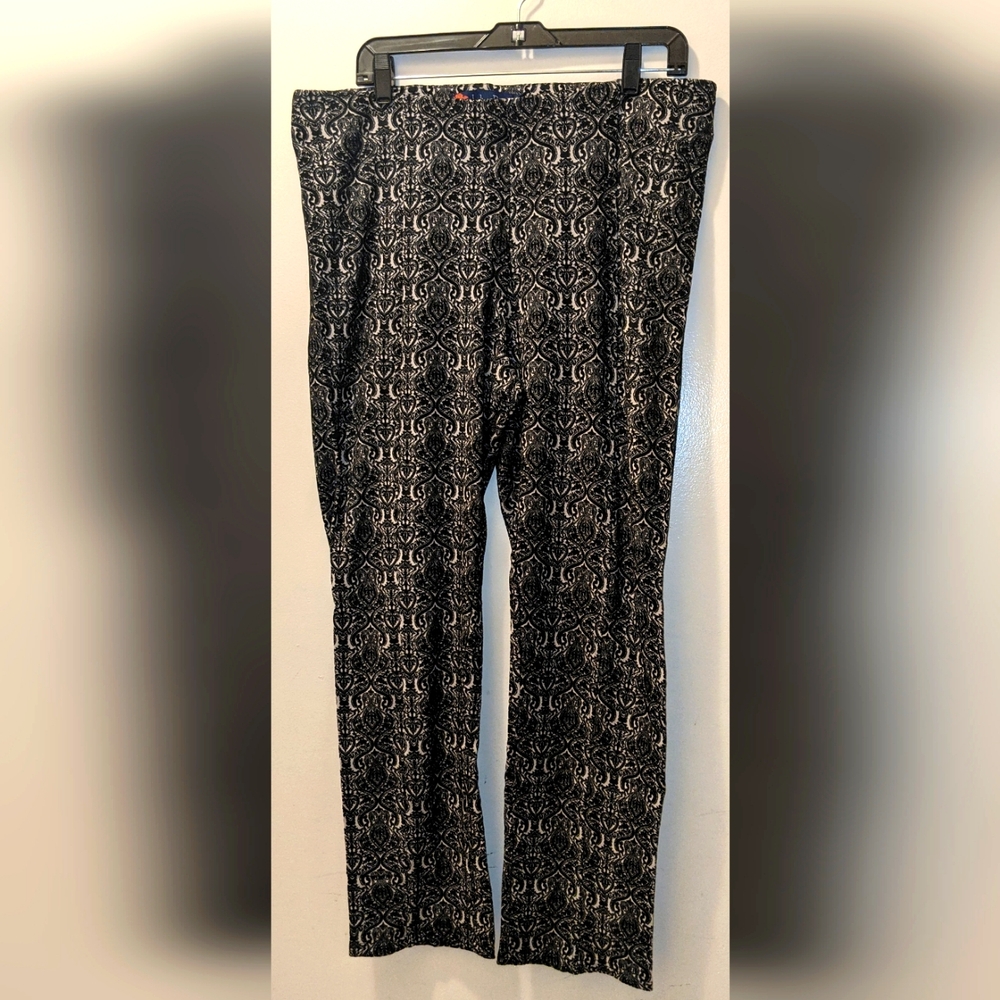 Elegant Black and White Patterned Women's Pants Size 22